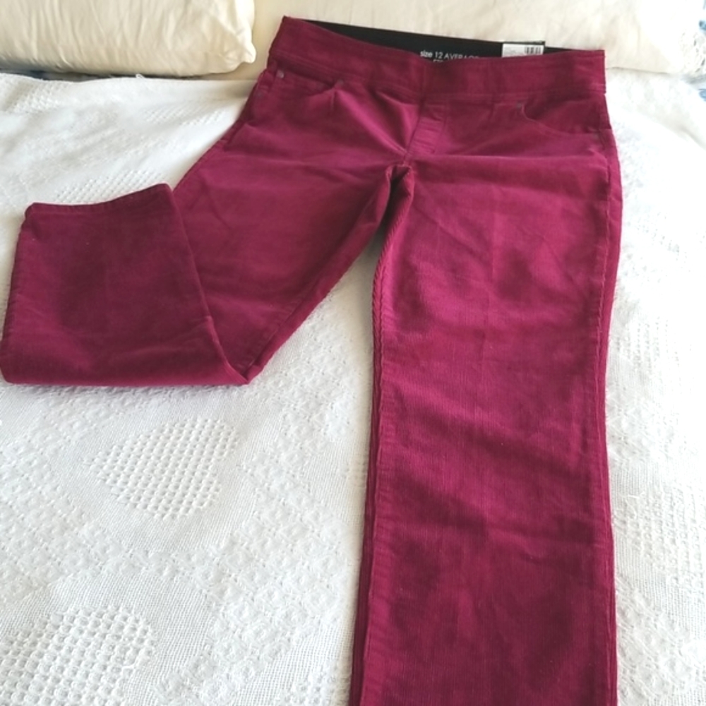 Corduroy burgundy pull-on straight leg pants. Women's 12 average.